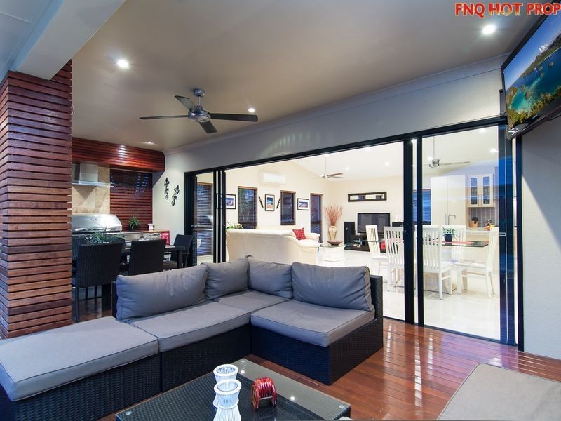 33 Muller Street, Palm Cove QLD 4879