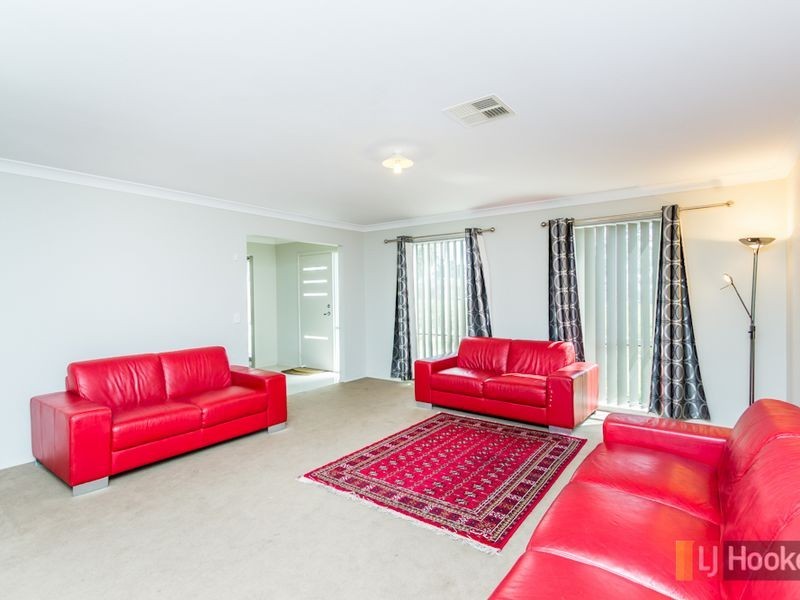 6 Bush Place, Woodcroft NSW 2767