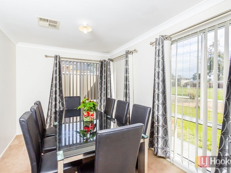 6 Bush Place, Woodcroft NSW 2767