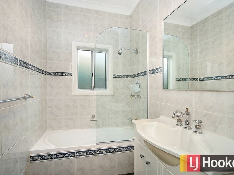 72 Hill End Road, Doonside NSW 2767