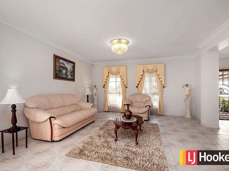 7 Jindabyne Circuit, Woodcroft NSW 2767