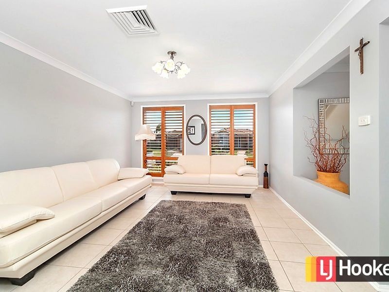 44 Jindabyne Circuit, Woodcroft NSW 2767