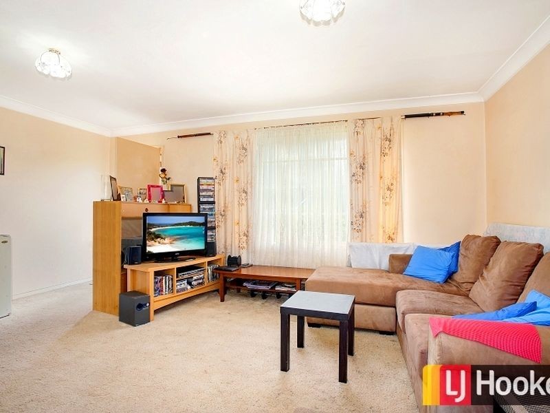 8 Raupach Street, Dean Park NSW 2761