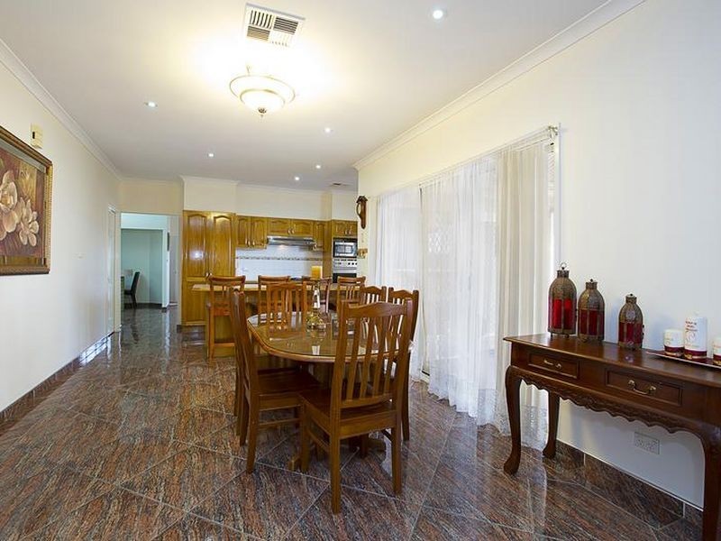 25 Farmingdale Drive, Blacktown NSW 2148