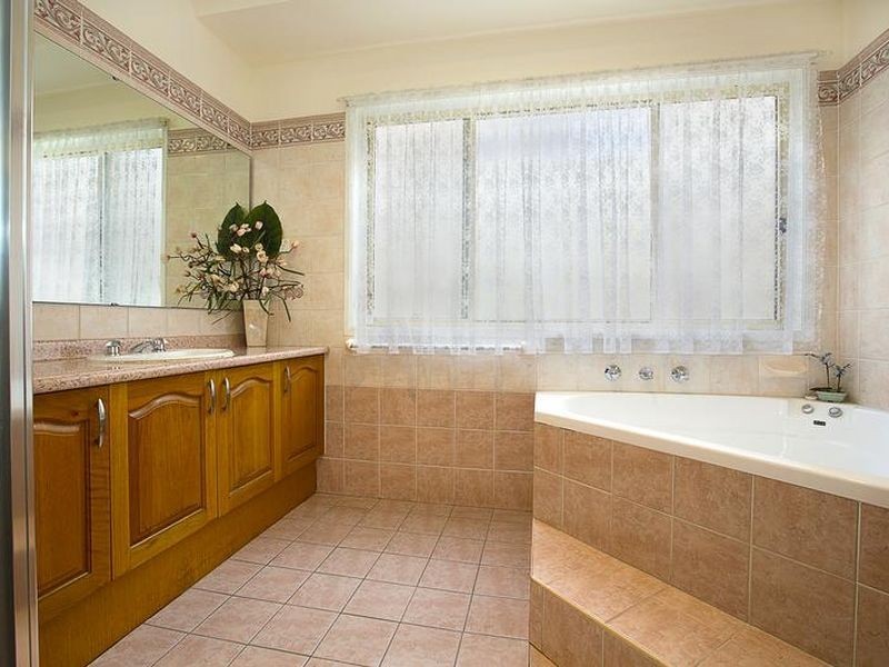 25 Farmingdale Drive, Blacktown NSW 2148