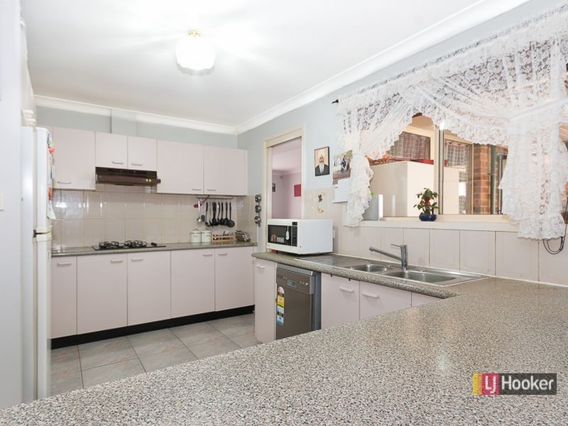 8 Flamingo Grove, Plumpton NSW 2761