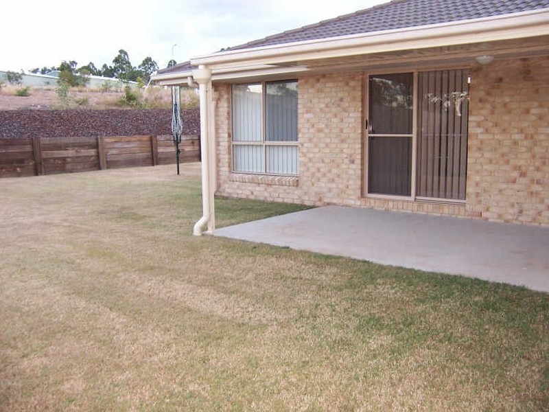 9 Inverness Street, Southside QLD 4570