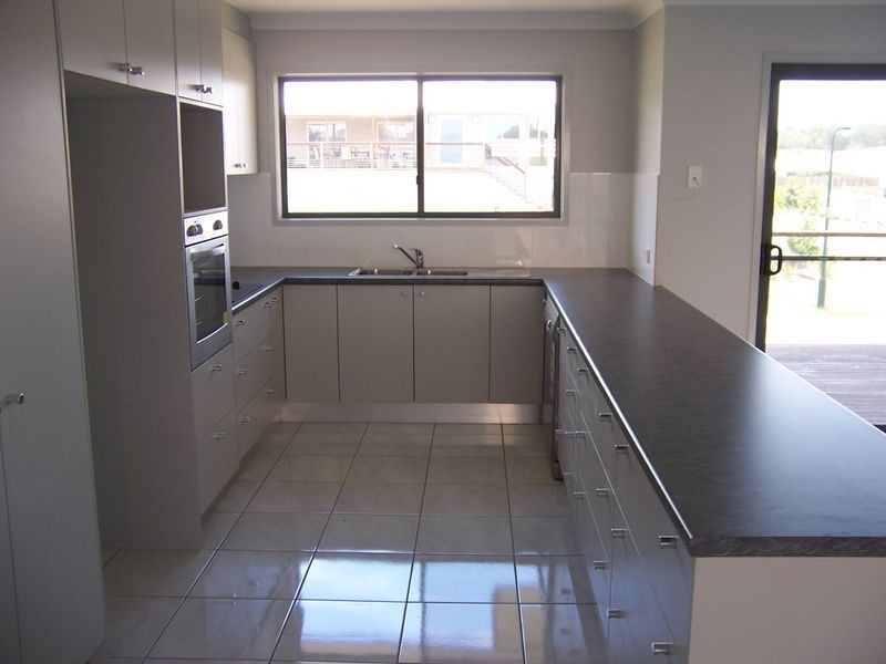 31 Presidential Avenue, Jones Hill QLD 4570