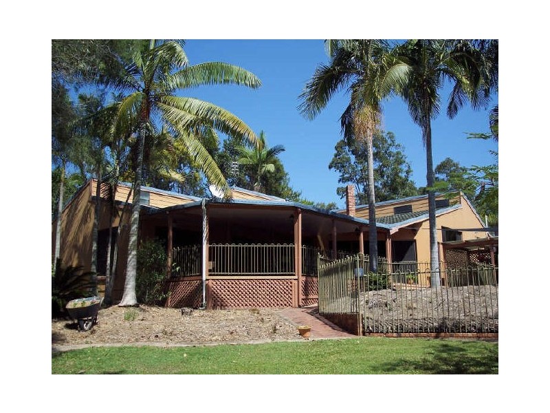 5 Lindsay Street, Southside QLD 4570