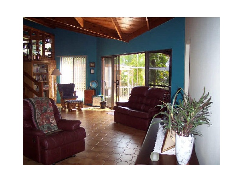 5 Lindsay Street, Southside QLD 4570