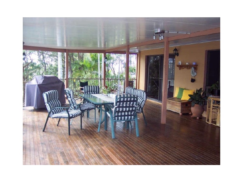 5 Lindsay Street, Southside QLD 4570