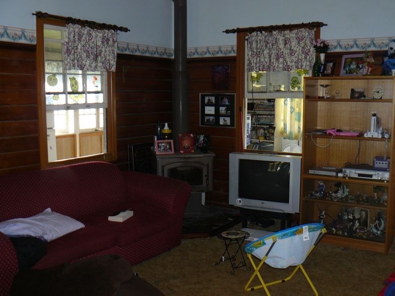 33 Fairview Road, Monkland QLD 4570