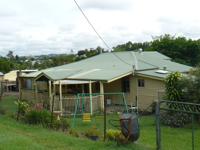 33 Fairview Road, Monkland QLD 4570