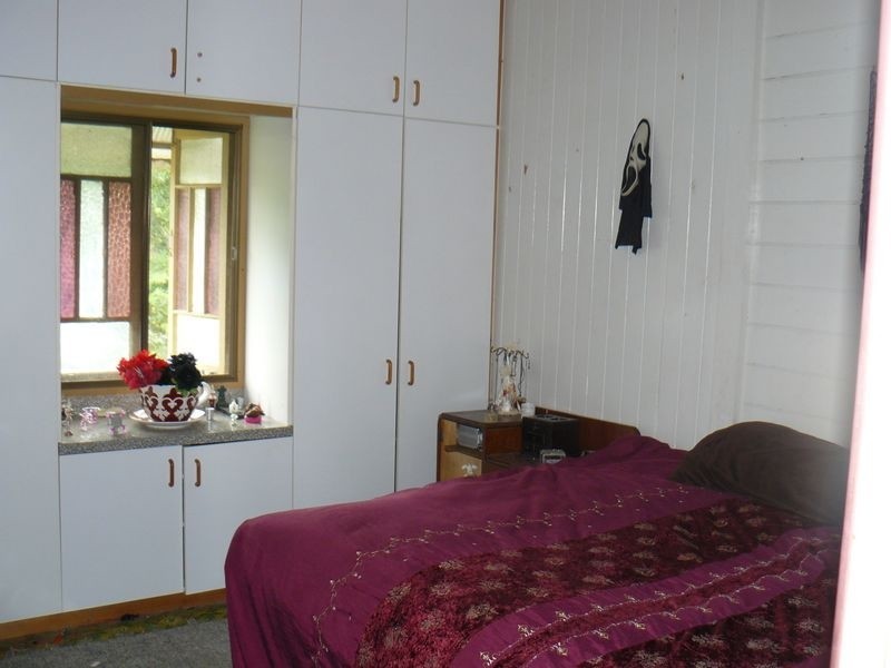 33 Fairview Road, Monkland QLD 4570