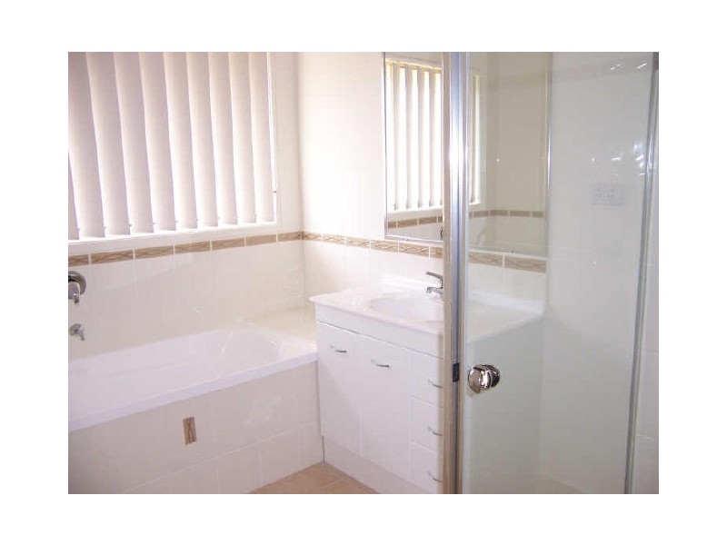 9 Inverness Street, Southside QLD 4570