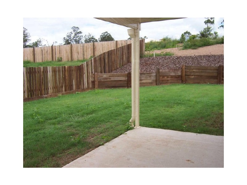 9 Inverness Street, Southside QLD 4570