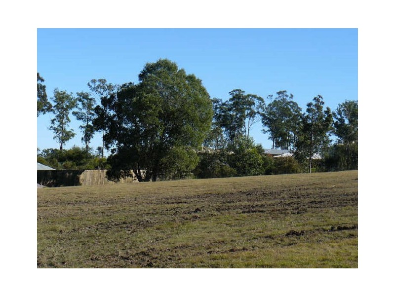 3 Duffy Court, Southside QLD 4570
