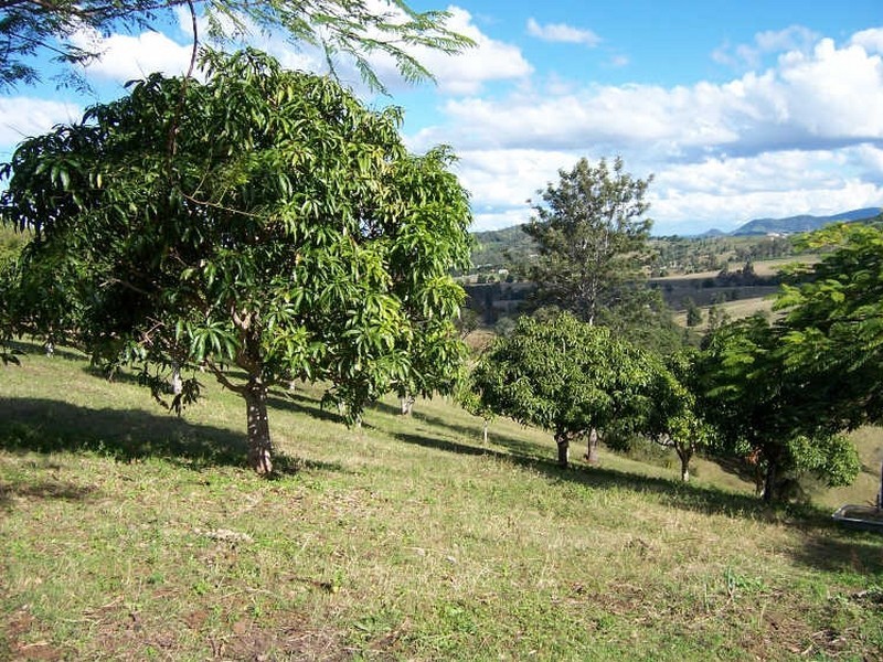 22 Figtree Road, Chatsworth QLD 4570