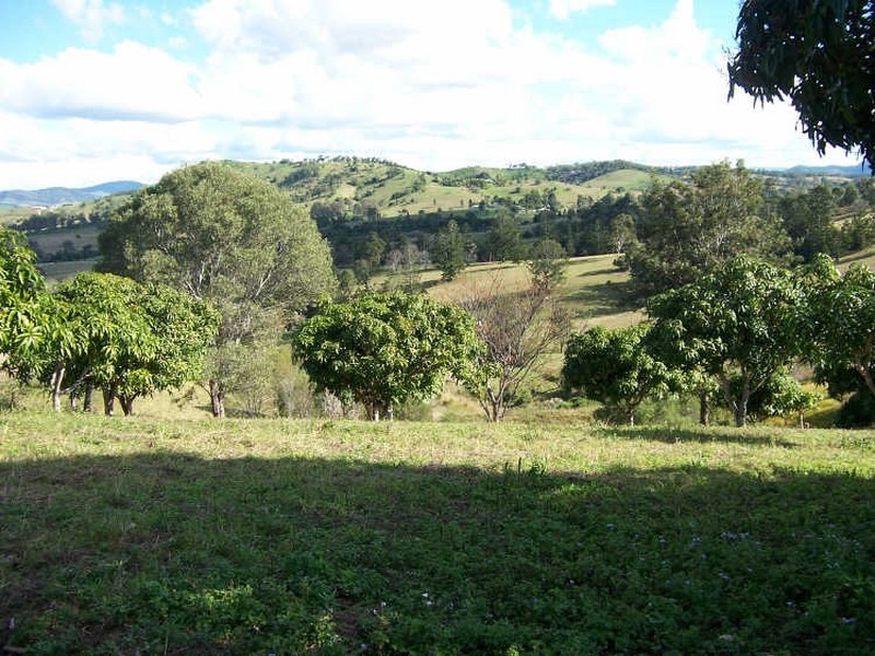 22 Figtree Road, Chatsworth QLD 4570