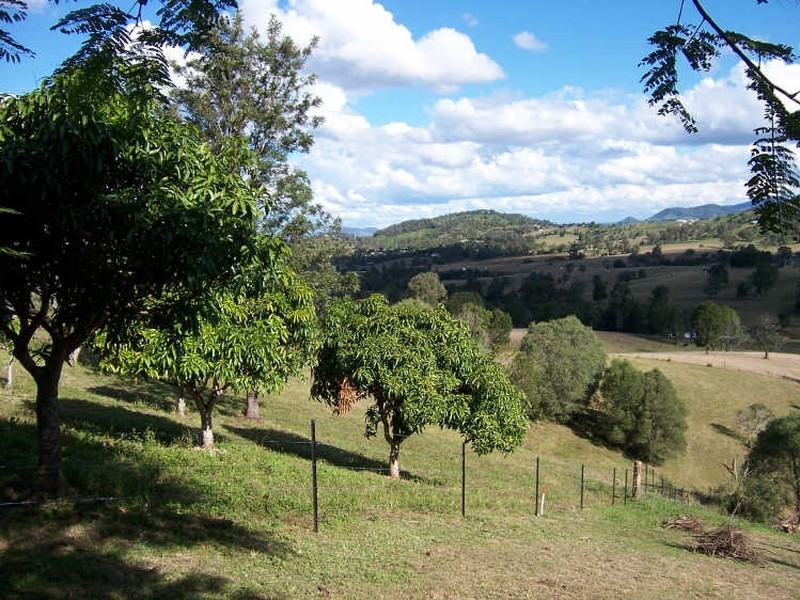 22 Figtree Road, Chatsworth QLD 4570