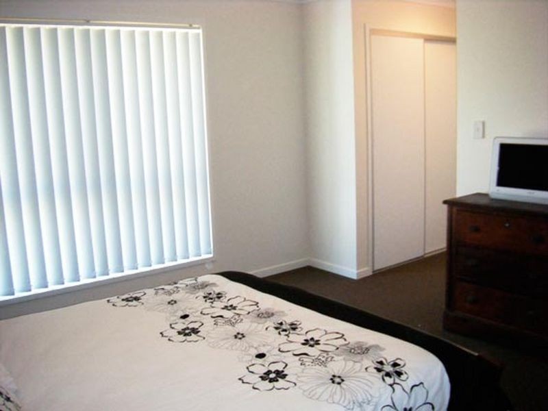 4 Lapis Court, Southside QLD 4570