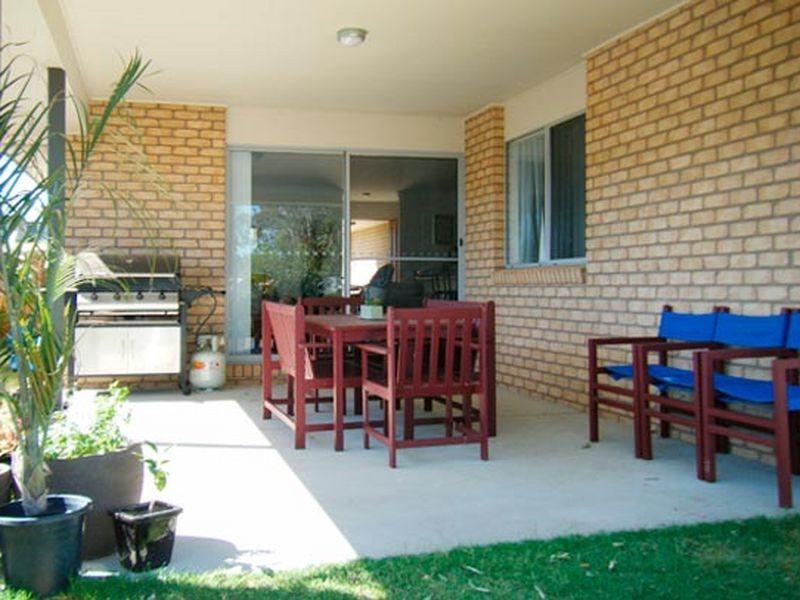 4 Lapis Court, Southside QLD 4570