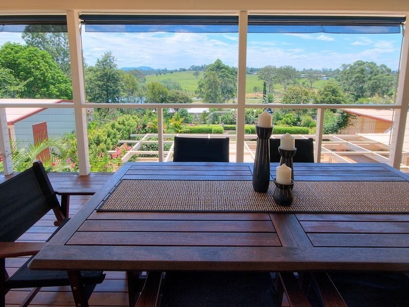 10 Bethany Court, Southside QLD 4570