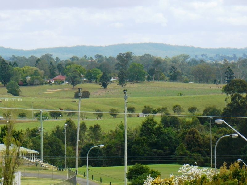 6 Carey St, Gympie QLD 4570