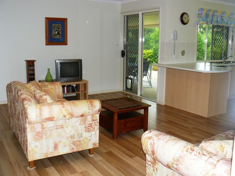 9 Melrose Crt, Southside QLD 4570