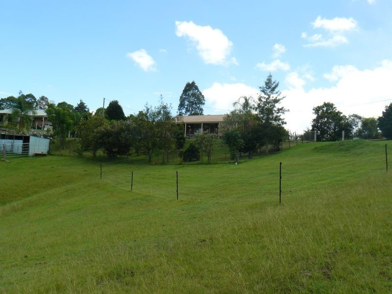 15 Wacal Road, Mothar Mountain QLD 4570