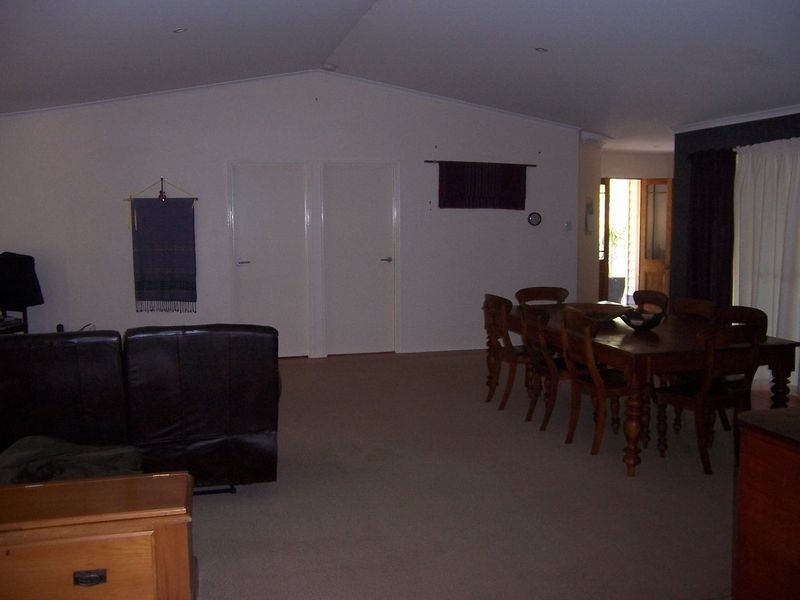 38 Old Veteran Road, Veteran QLD 4570