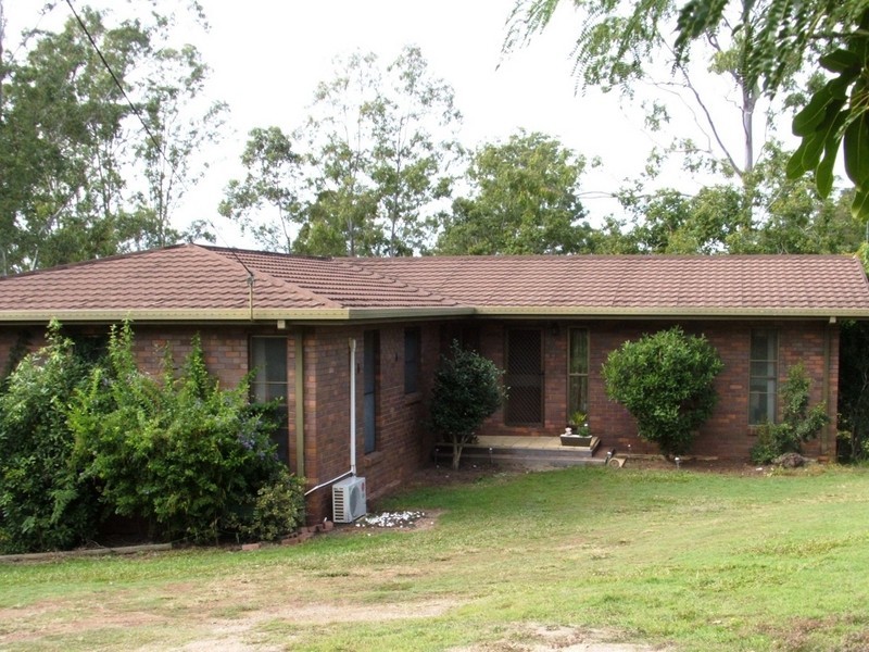 13 Heather Street, Southside QLD 4570