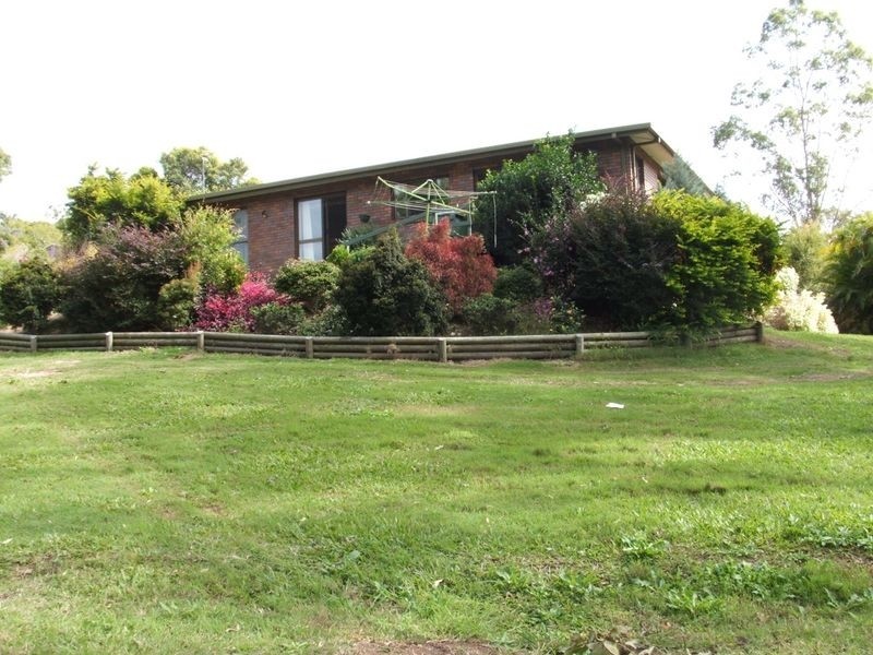 13 Heather Street, Southside QLD 4570