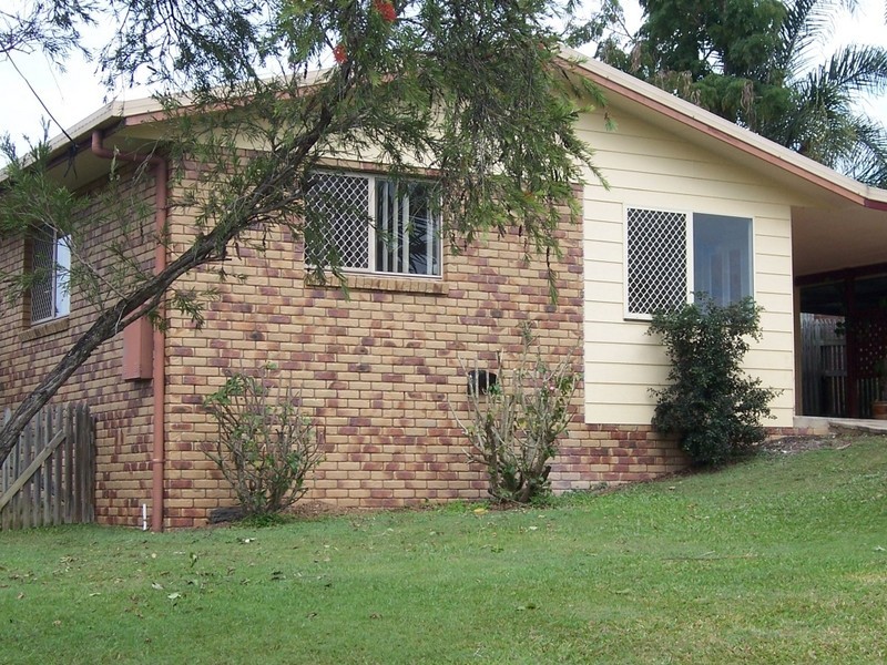 15 Furness Road, Southside QLD 4570