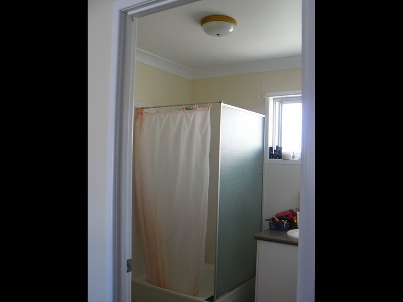 5 Helen St, Southside QLD 4570