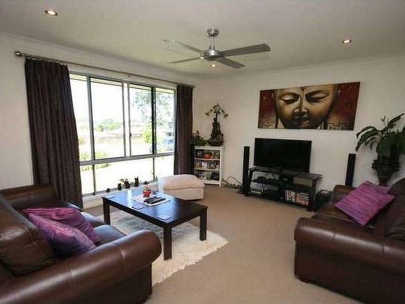 35 Hilltop Ave, Southside QLD 4570