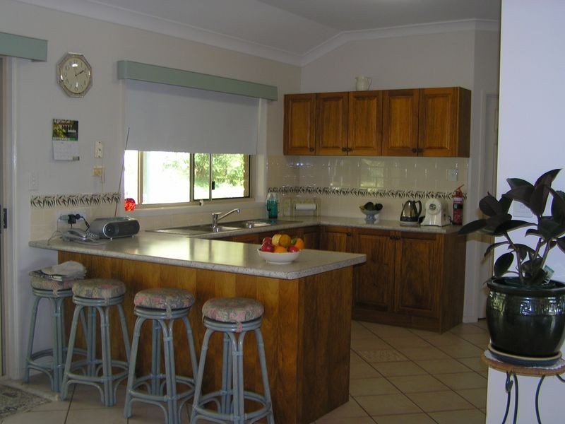 7 Bethany Court, Southside QLD 4570