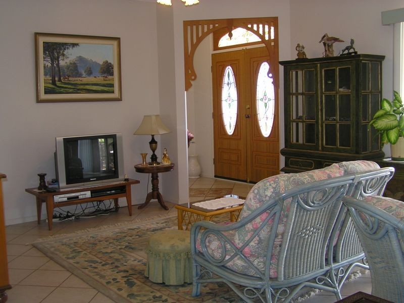 7 Bethany Court, Southside QLD 4570