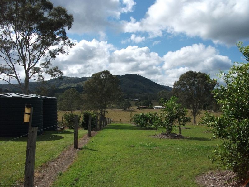 34 Shadbolt Rd, Mothar Mountain QLD 4570