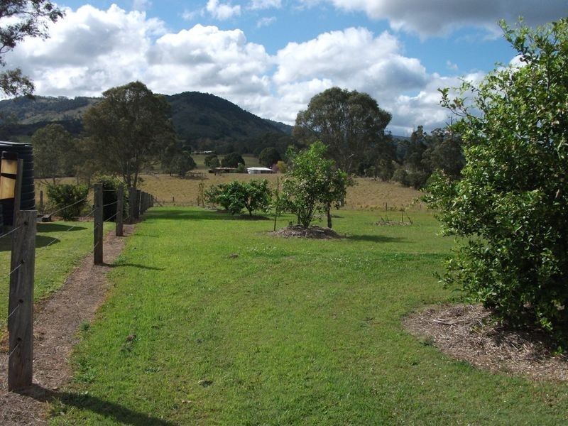 34 Shadbolt Rd, Mothar Mountain QLD 4570