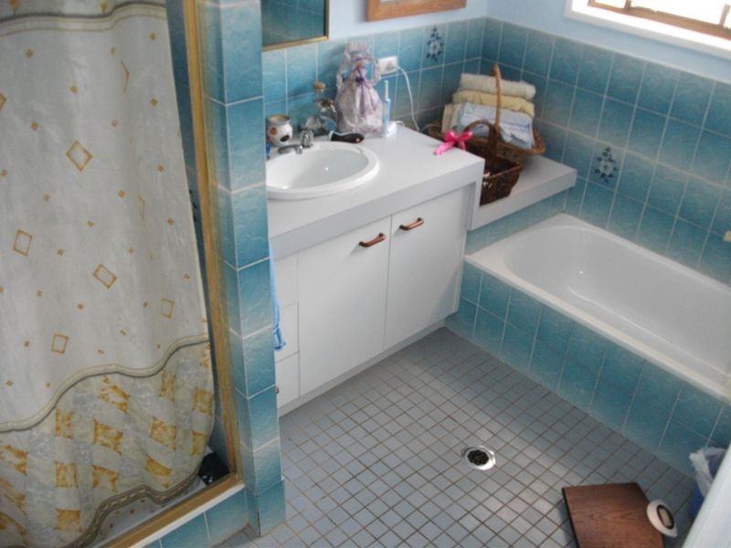 34 Shadbolt Rd, Mothar Mountain QLD 4570