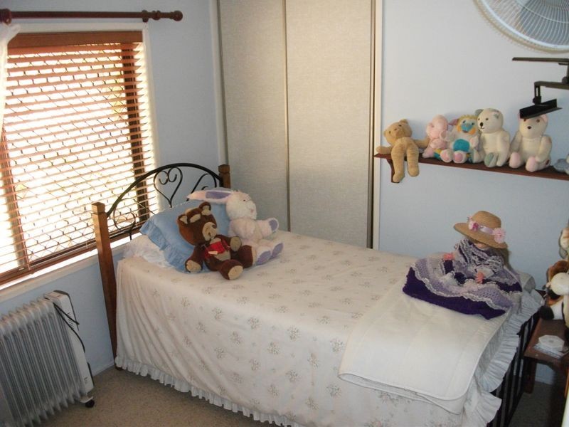 34 Shadbolt Rd, Mothar Mountain QLD 4570