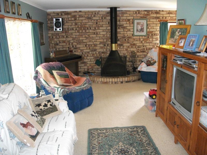 34 Shadbolt Rd, Mothar Mountain QLD 4570