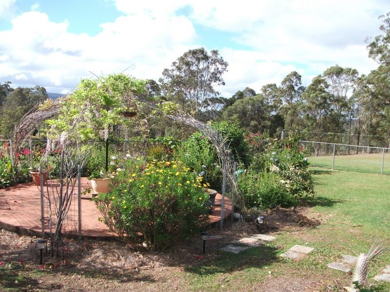 34 Shadbolt Rd, Mothar Mountain QLD 4570