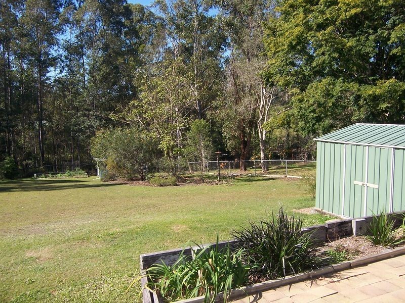 9 Heather St, Southside QLD 4570