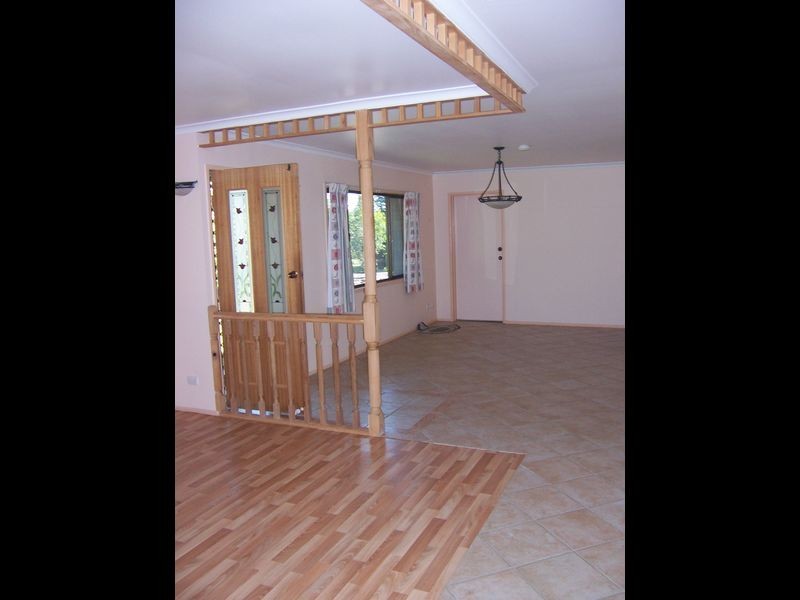 9 Heather St, Southside QLD 4570