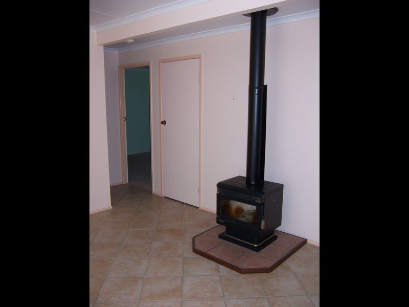 9 Heather St, Southside QLD 4570