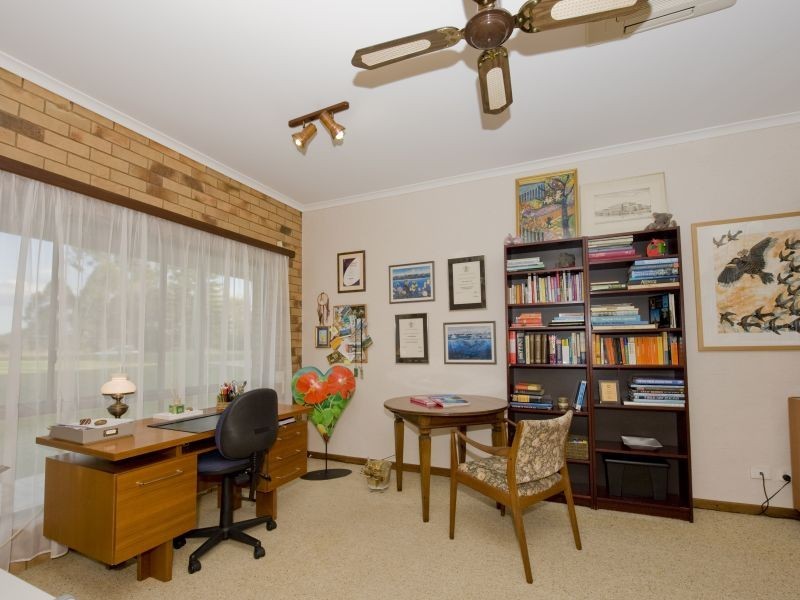 18 Roselea Ave, Southside QLD 4570