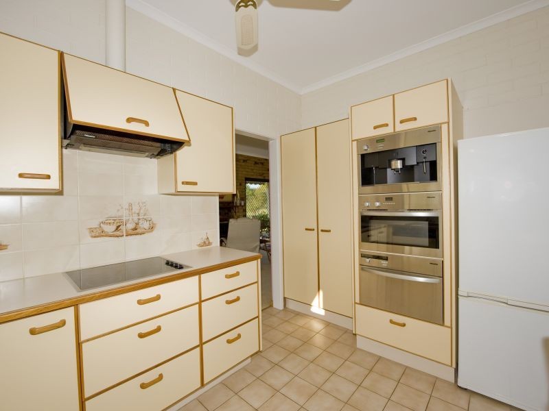 18 Roselea Ave, Southside QLD 4570