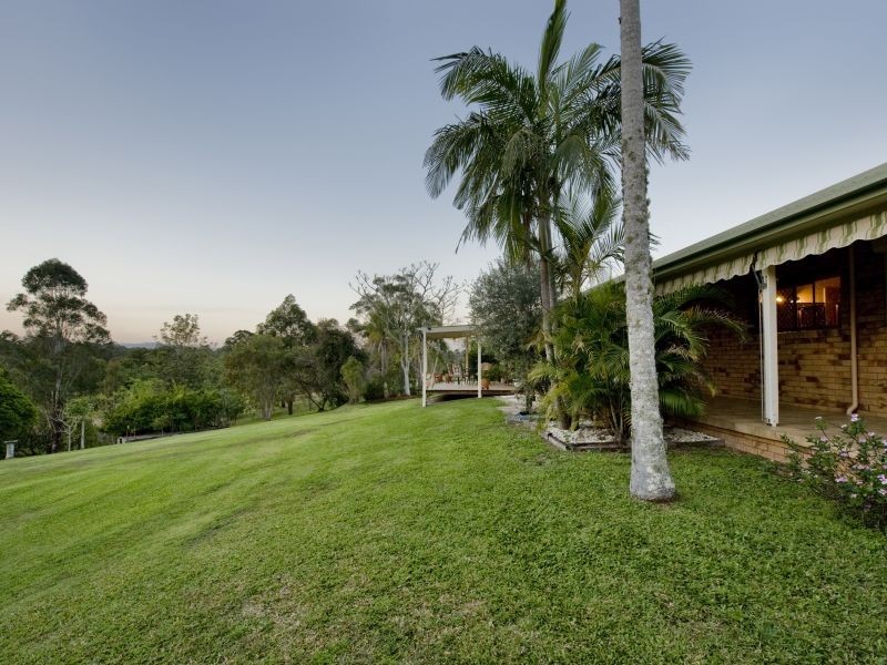 18 Roselea Ave, Southside QLD 4570